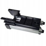 Oryginalny dozownik (wylewka) do ekspresu marki De'Longhi wykonany z wysokiej jakości tworzywa odpornego na temperaturę i działanie wilgoci, zapewnia precyzyjne i stabilne dozowanie kawy. Część idealna do wymiany uszkodzonego lub zużytego elementu, przywraca odpowiednią długość strumienia kawy i komfort użytkowania. Dzięki prostemu montażowi można ją łatwo zainstalować samodzielnie.